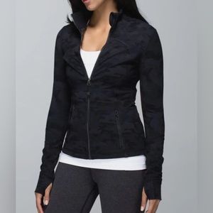 Lululemon Forme Jacket Cuffins Savasana Camo Fatigue Black Size 8